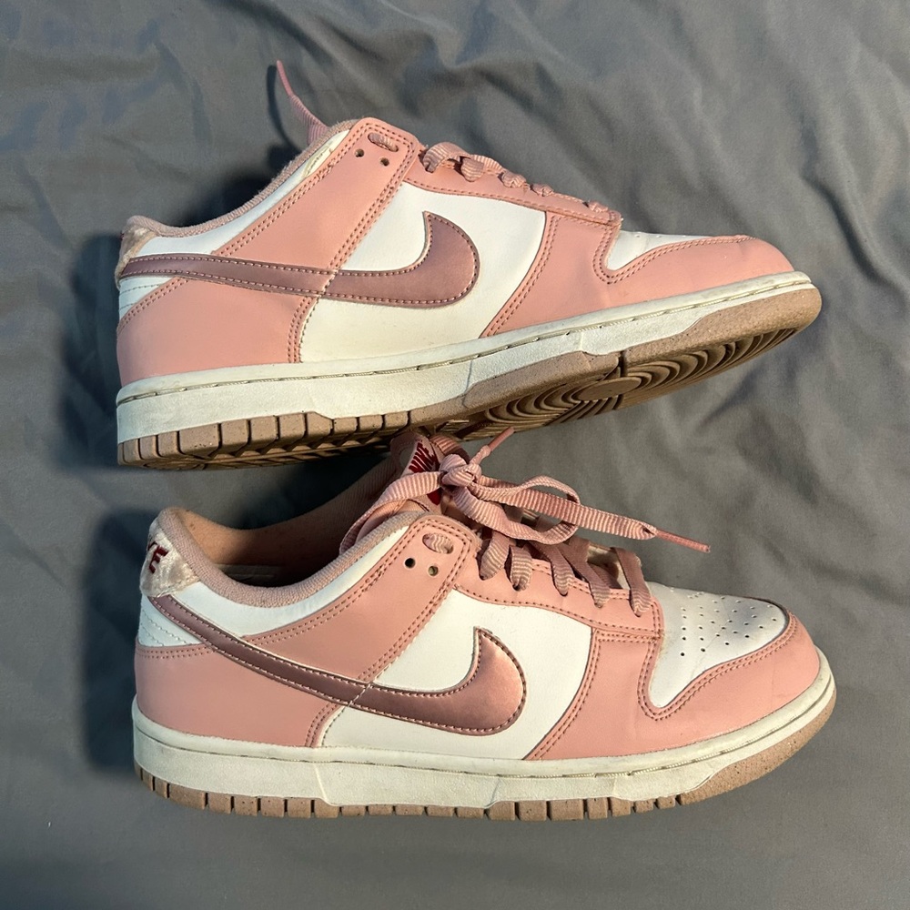 Nike Dunk Low Pink Velvet Glaze White Shoes, size 7Y/7M/9W
